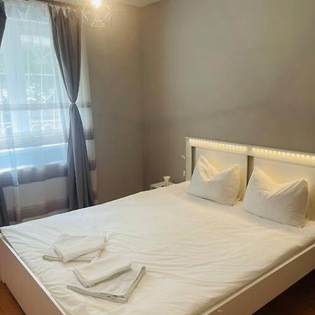 Chic Retreat Timisoara Apartment Exterior photo